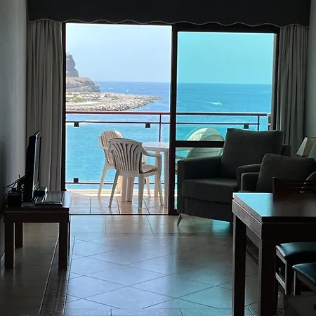 Ocean View Su Eminencia *